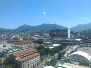 Centro frente para sambodromo, vista linda, metrô, rodoviária aeroporto perto
